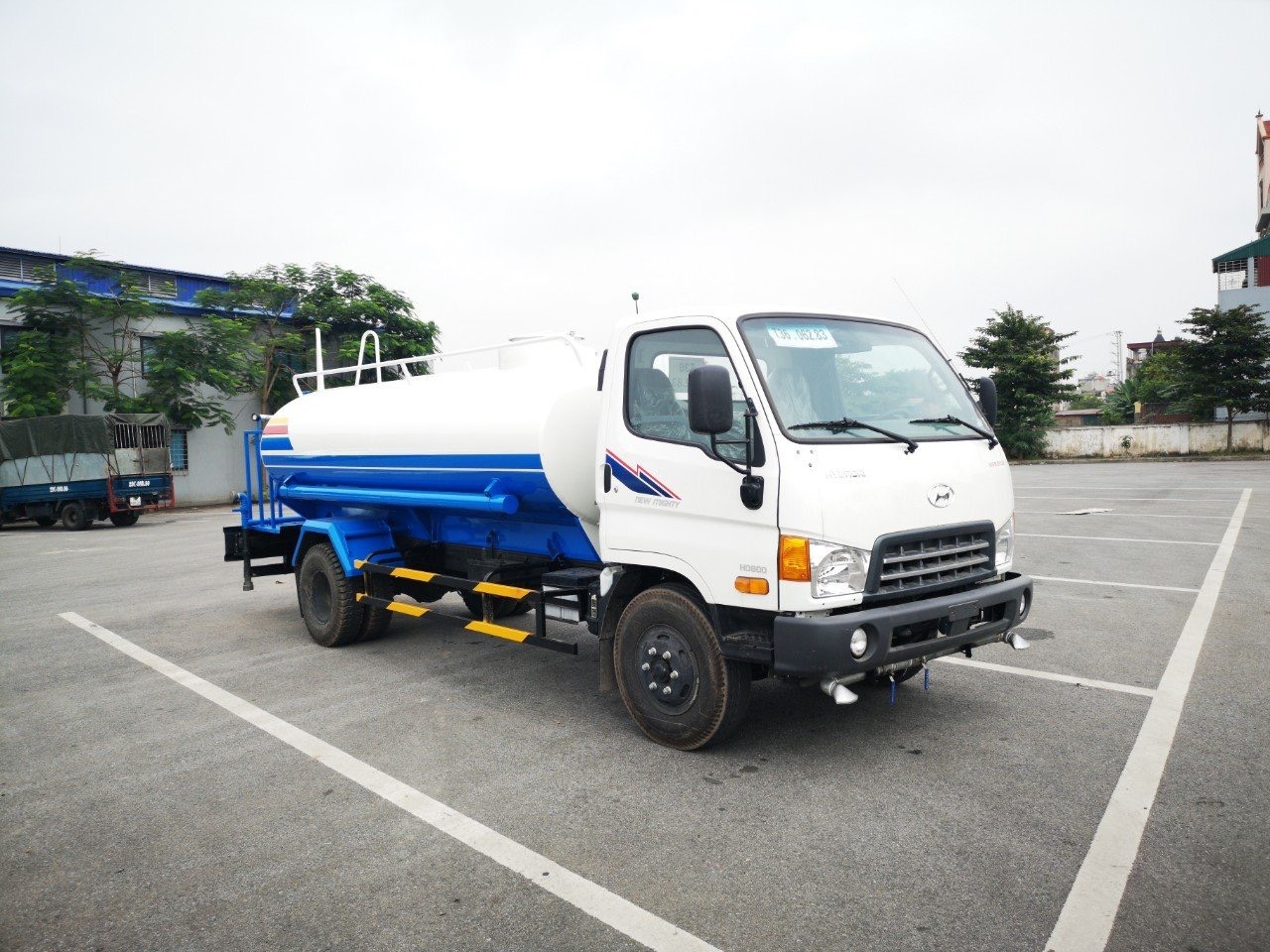 xe-phun-nuoc-rua-duong-hyundai-6m3