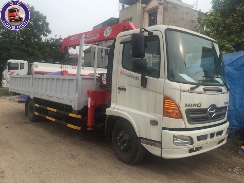Xe tải gắn cẩu Unic 3 tấn Hino FC