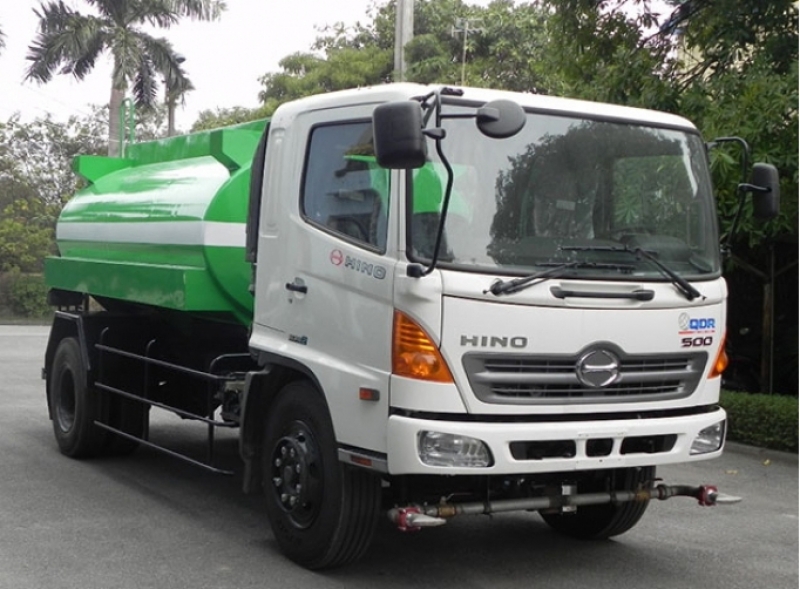 Xe phun nước rửa đường Hino FC 6 khối