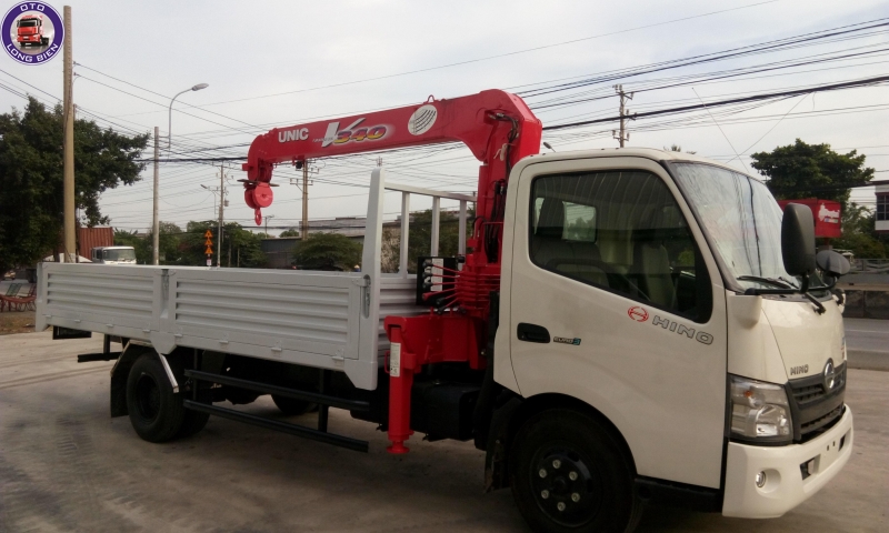 Xe tải gắn cẩu tự hành 3 tấn Hino XZU 2022