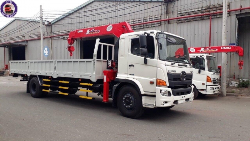 Xe tải gắn cẩu Unic 5 tấn Hino FG
