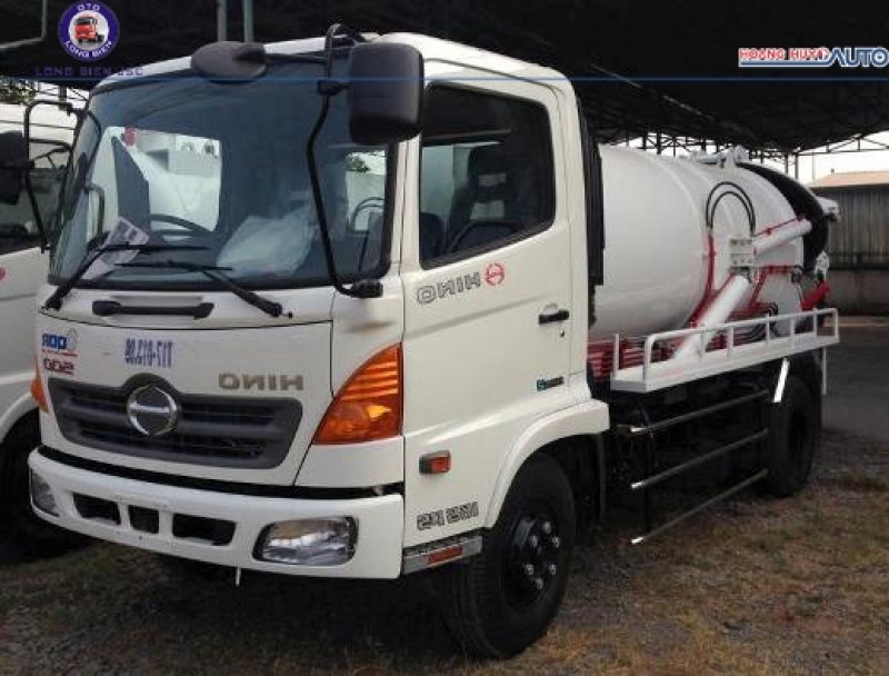Xe hút bùn, hút bể phốt, hút hầm cầu Hino FG 6m3 mới 2023