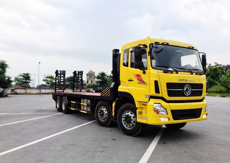 Xe nâng đầu chở máy xúc 4 chân