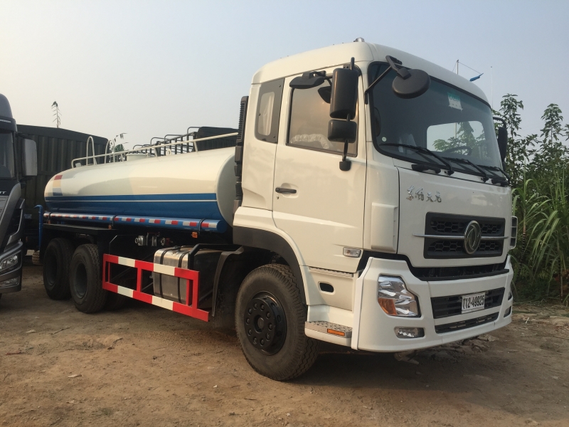 Xe phun nước rửa đường Dongfeng 12m3