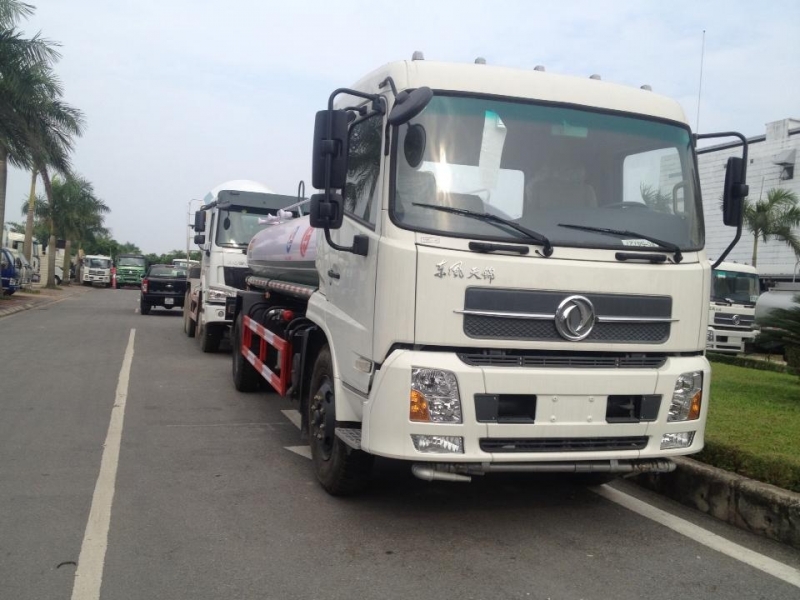Xe phun nước rửa đường Dongfeng 9m3 (9 khối)