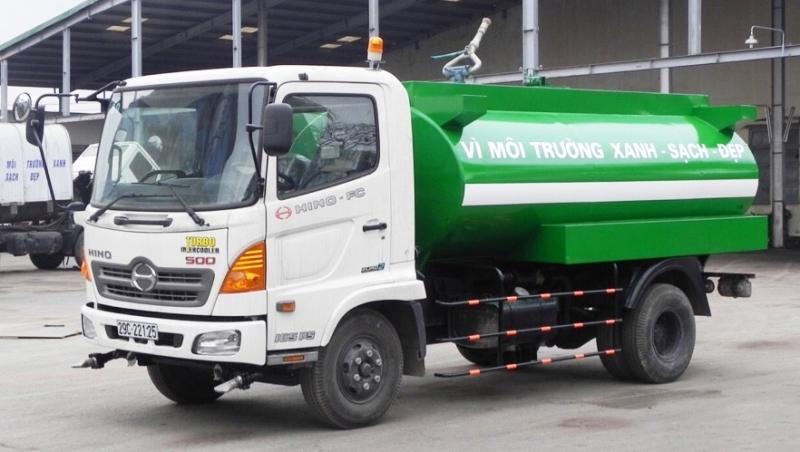 Xe phun nước rửa đường Hino FC 6 khối