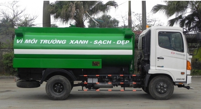 Xe phun nước rửa đường Hino FC 6 khối