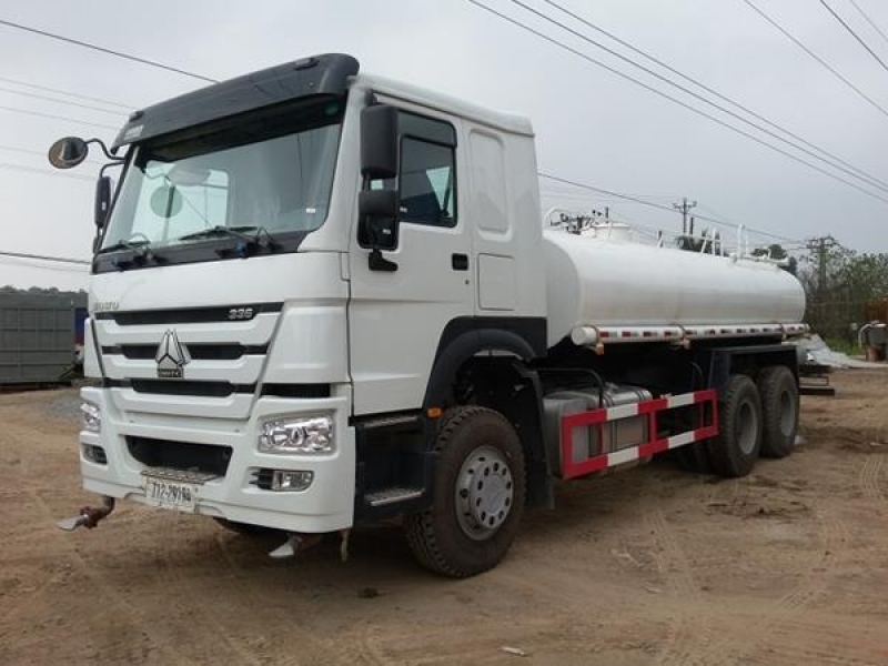 Xe phun nước rửa đường Howo 3 chân 12m3 -14m3