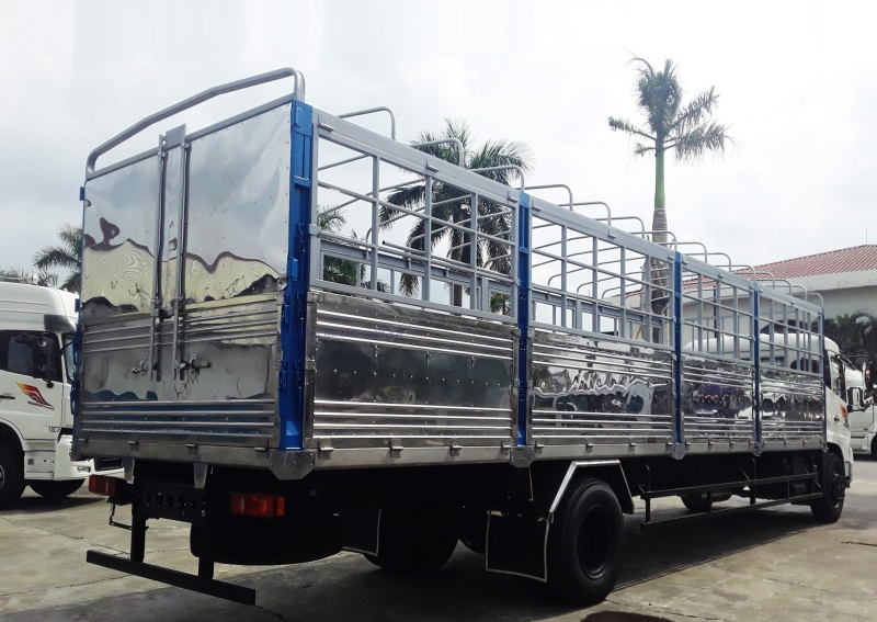 Giá bán xe tải Dongfeng thùng mui bạt Hoàng Huy 2023