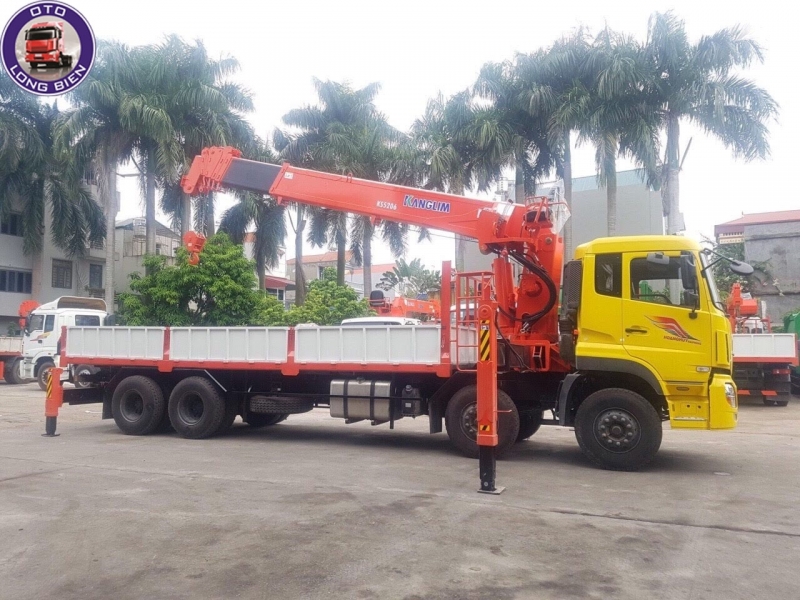 Xe tải gắn cẩu tự hành 15 tấn Dongfeng mới 2023