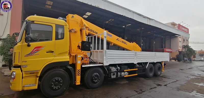 Xe tải gắn cẩu tự hành 15 tấn Dongfeng mới 2023