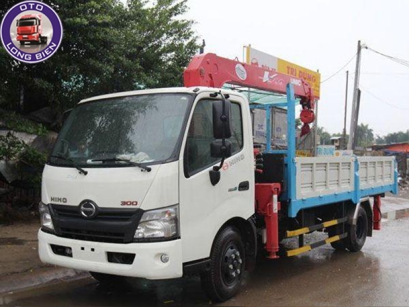 Xe tải gắn cẩu tự hành 3 tấn Hino XZU 2022