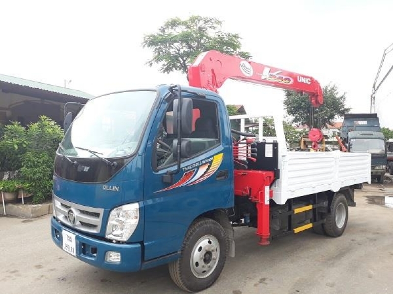 Xe cẩu tự hành Unic 3 tấn Thaco Ollin 500