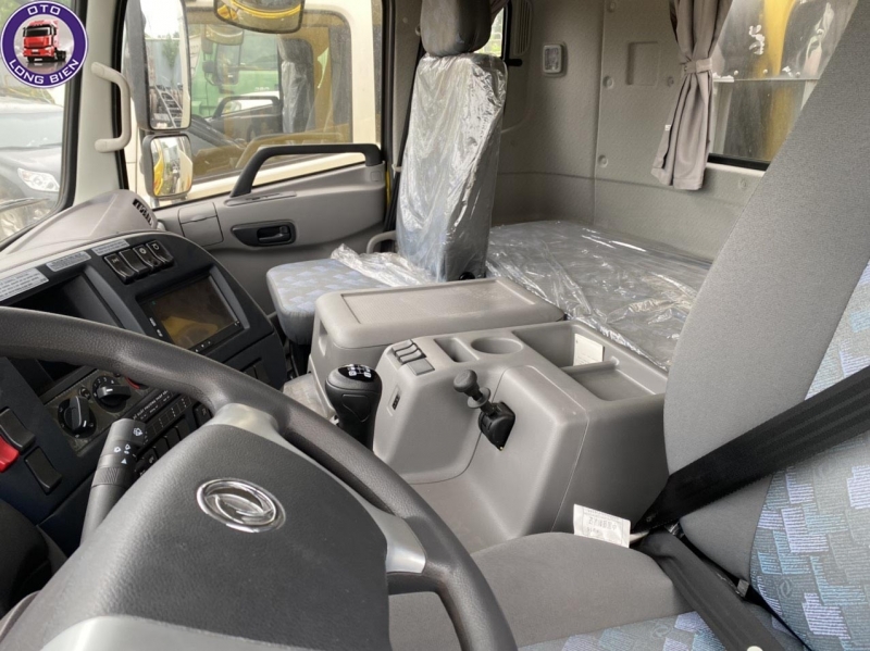 Xe Dongfeng gắn cẩu tự hành 12 tấn HKTC